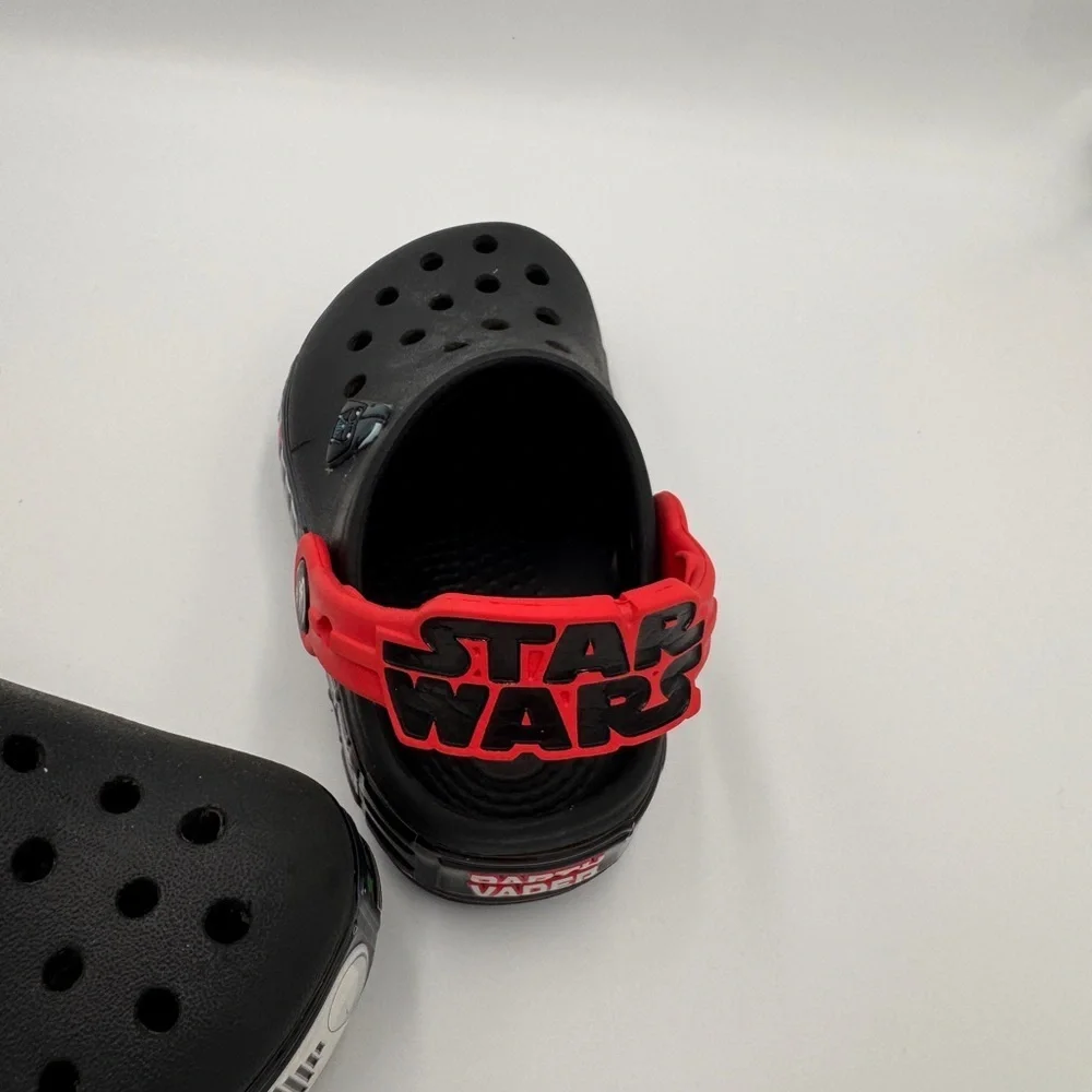 Star Wars Crocs Toddler Size 7 Boys Girls Kids Darth Vader Water Shoes Slippers